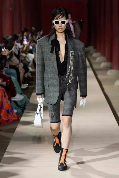 Look 17